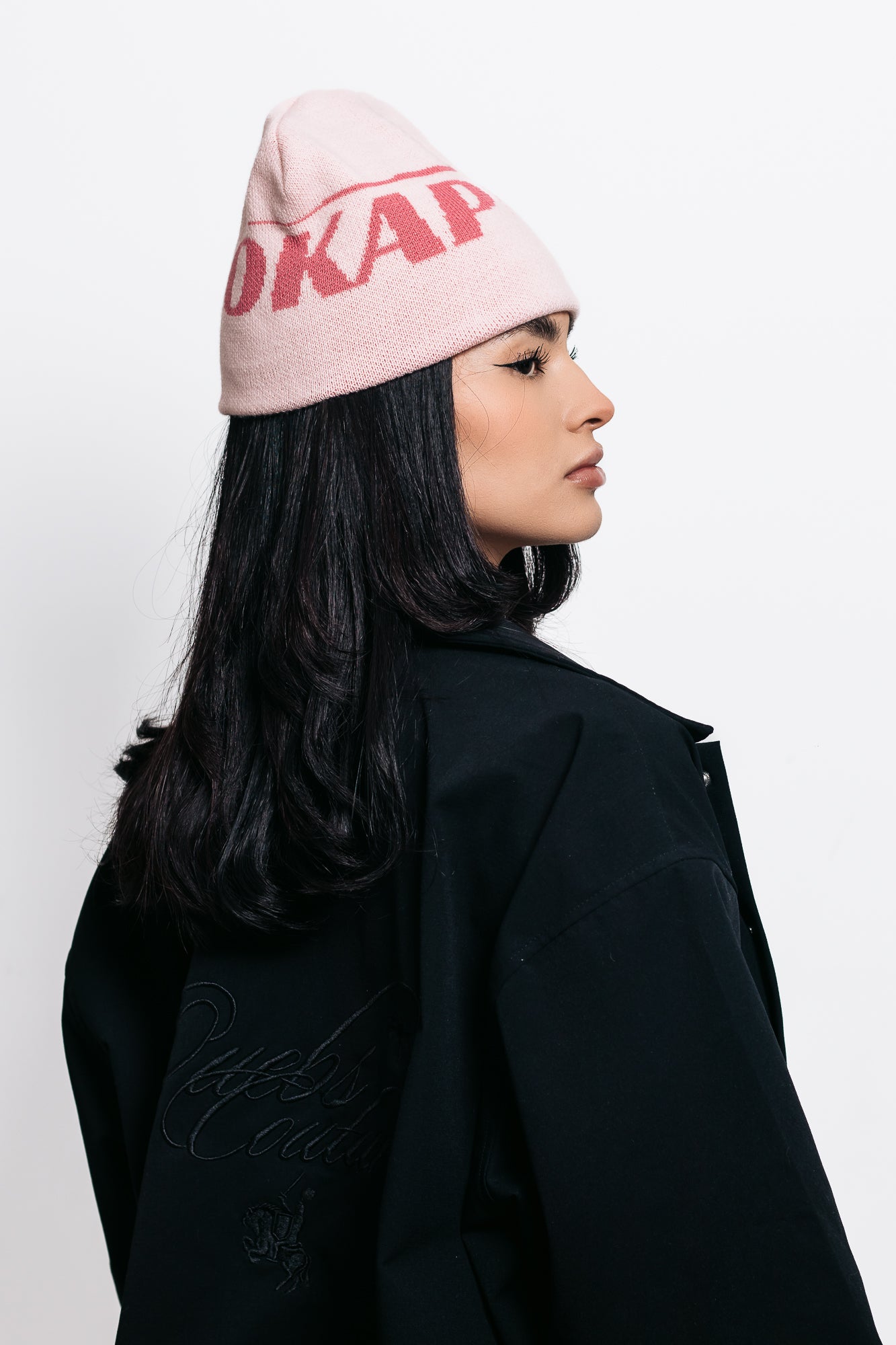 Beanie Mokap Gallery Pink