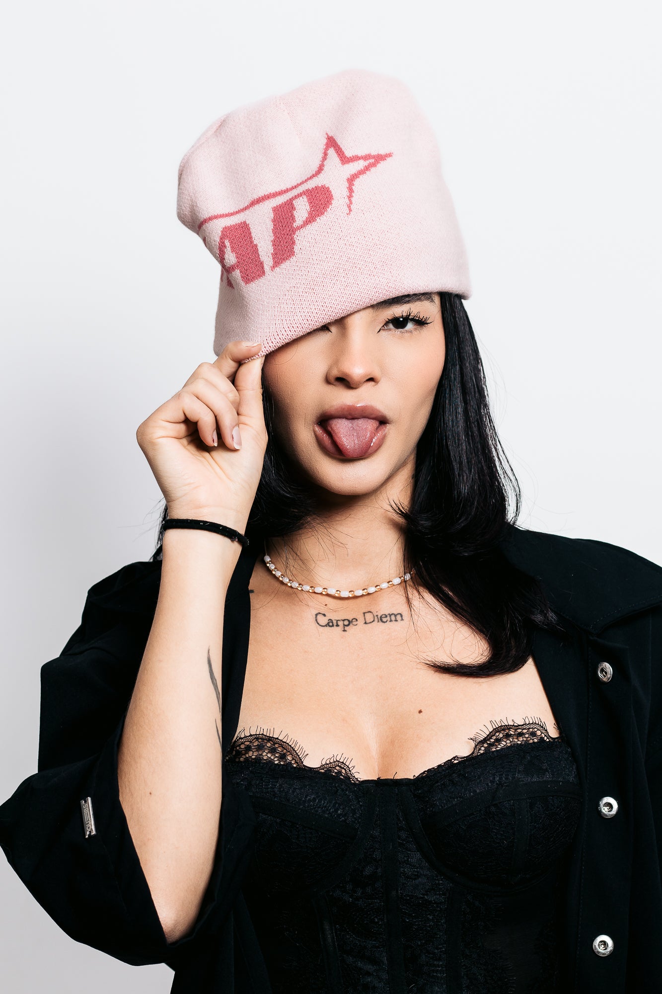Beanie Mokap Gallery Pink