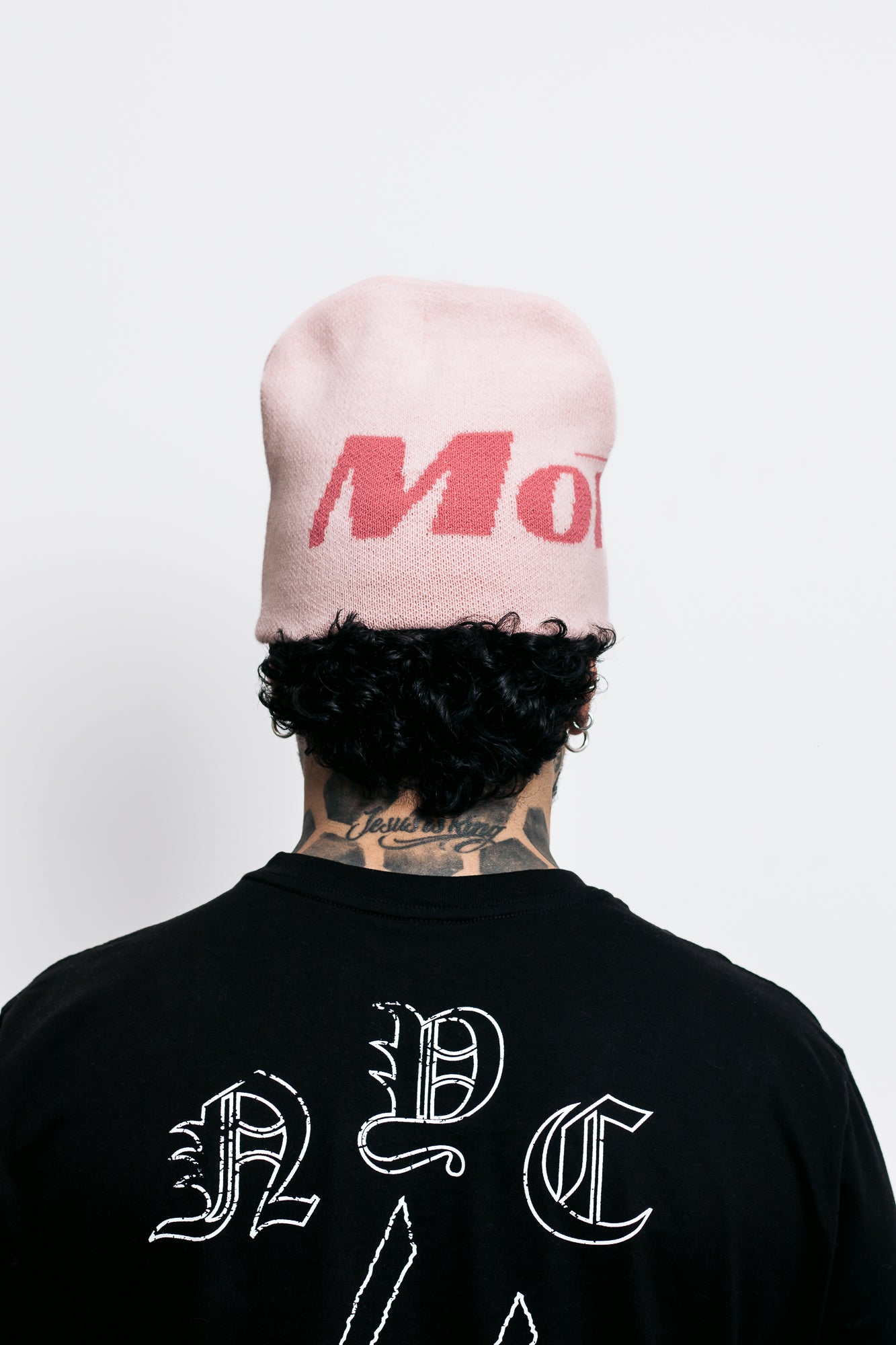 Beanie Mokap Gallery Pink