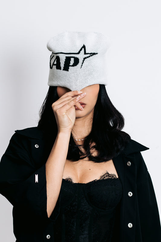 Beanie Mokap Gallery White